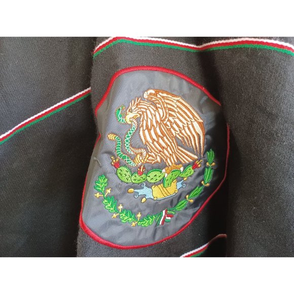 Handmade Hand Woven Wool Serape Poncho Mexico Emblem Embroidered 38"x38" - Picture 6 of 6